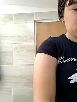 velvet_rosee from StripChat is Freechat