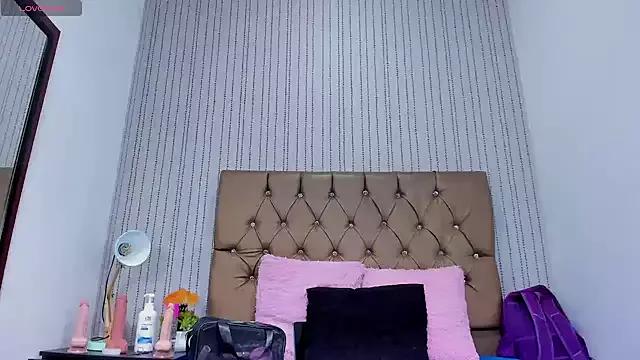 veneno_hot from StripChat