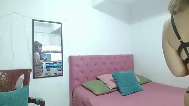 Venus-Wood from StripChat is Freechat