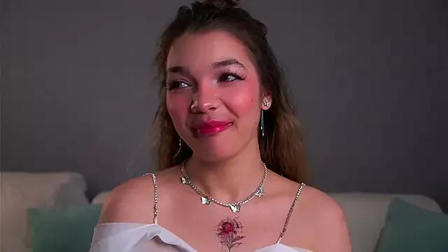 VeronaAppleberry from StripChat is Freechat