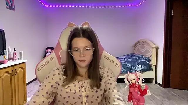 VibeQueenLucy from StripChat is Freechat