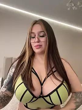 VikiDemini from StripChat is Freechat