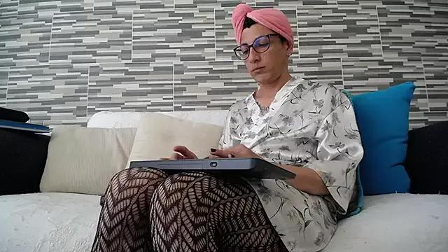 VioletaGomez_Co from StripChat is Freechat