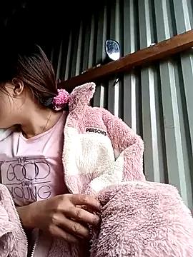 vivi_cute from StripChat is Freechat