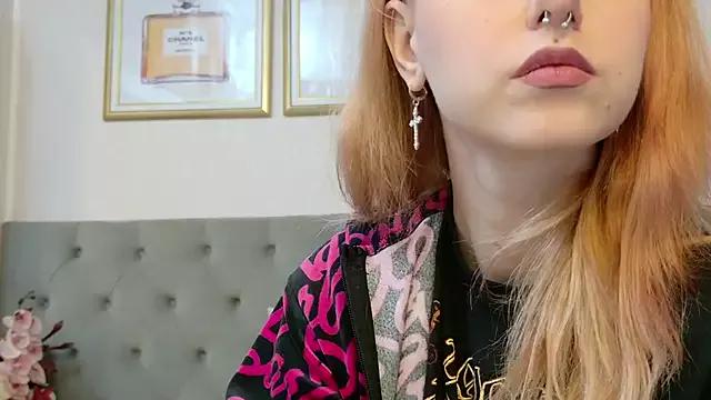 WendyMey from StripChat is Freechat