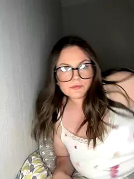 whitequeen_xxx from StripChat is Freechat