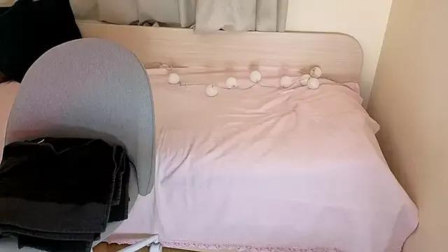 WhiteWingsDoll from StripChat is Freechat