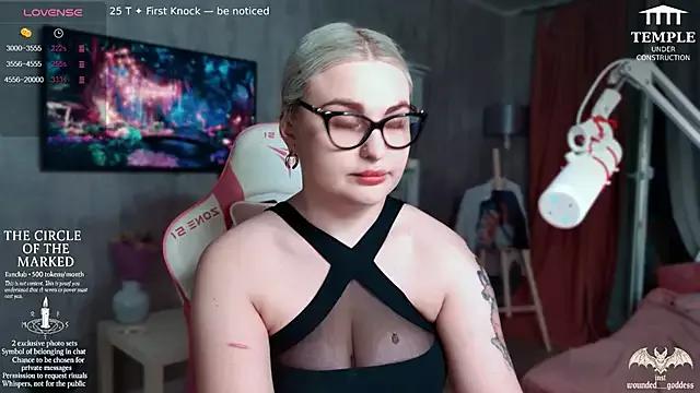 Wounded_Goddess_ from StripChat is Freechat