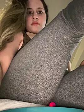 xxxcouple4 from StripChat is Freechat