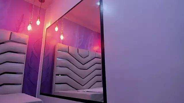 Yara_Stone from StripChat is Freechat