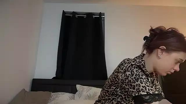 YasmineLace from StripChat is Freechat