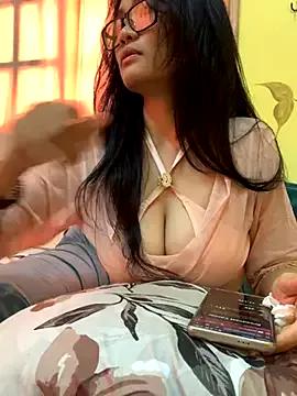 YayeeShow from StripChat is Freechat