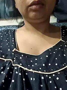 YouR_HuMaiRah from StripChat is Freechat