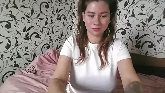 YourEmilie from StripChat is Freechat