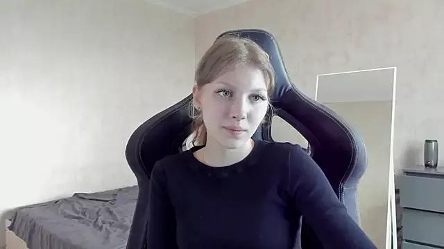 YunaRosse from StripChat is Freechat