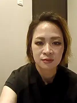 YUU-chan from StripChat is Freechat