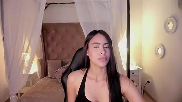 zarah_Paige from StripChat is Freechat