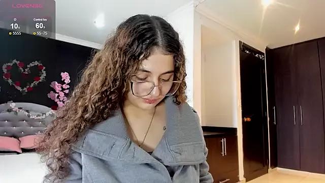 Zarathryz_ from StripChat is Freechat
