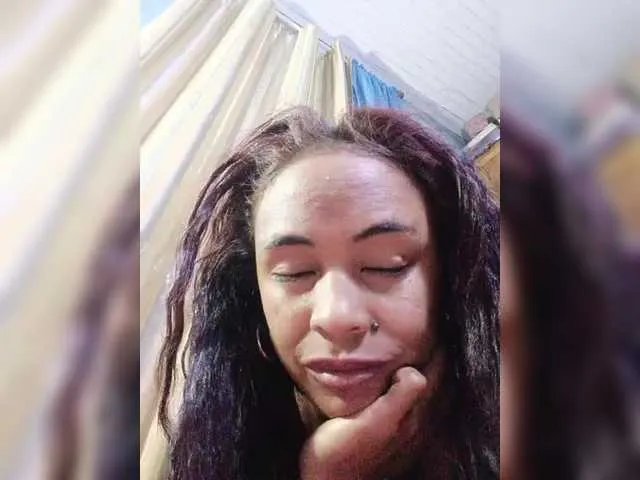 Roxanne03 — Freechat on BongaCams