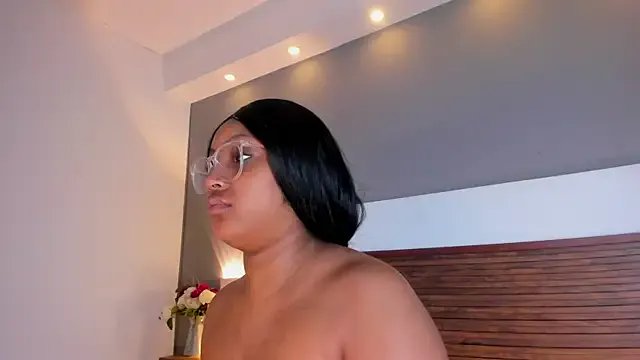 Adelehottman on StripChat