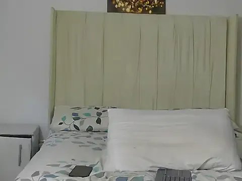 BhadBhad_Kitty on StripChat