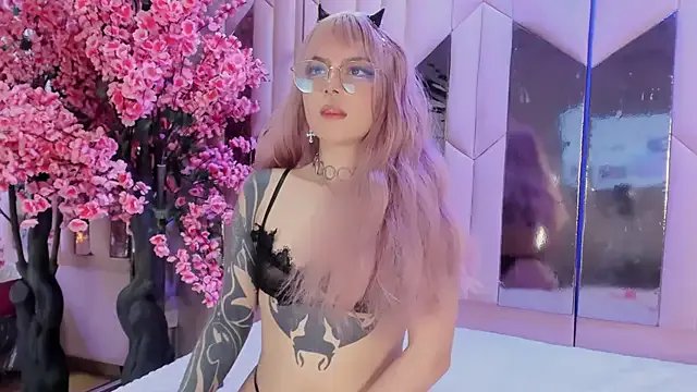 BizzyNoar on StripChat