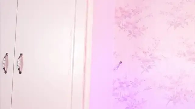 ClaraHazel on StripChat