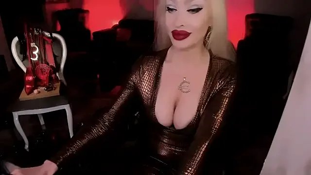 FinDomGod on StripChat