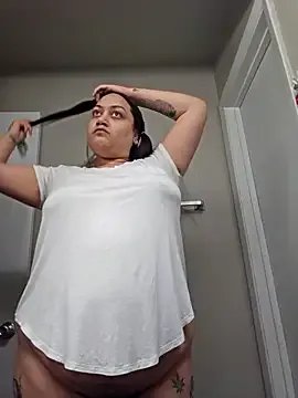 honeeyyy_pot on StripChat