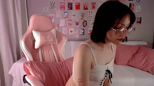 Lexi_Bottom on StripChat