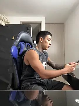 Freechat sendfer on StripChat