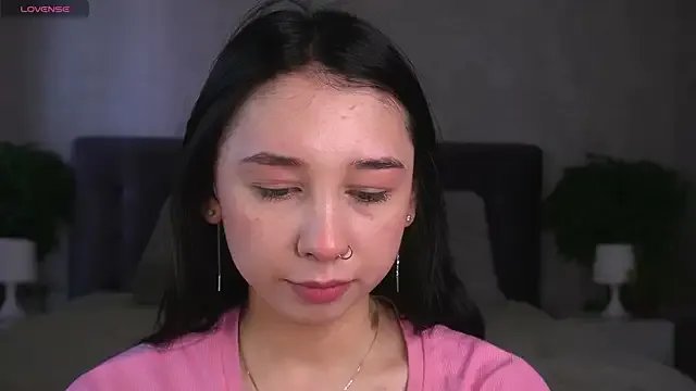 Sssonya on StripChat