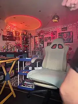 TrenaAnne on StripChat